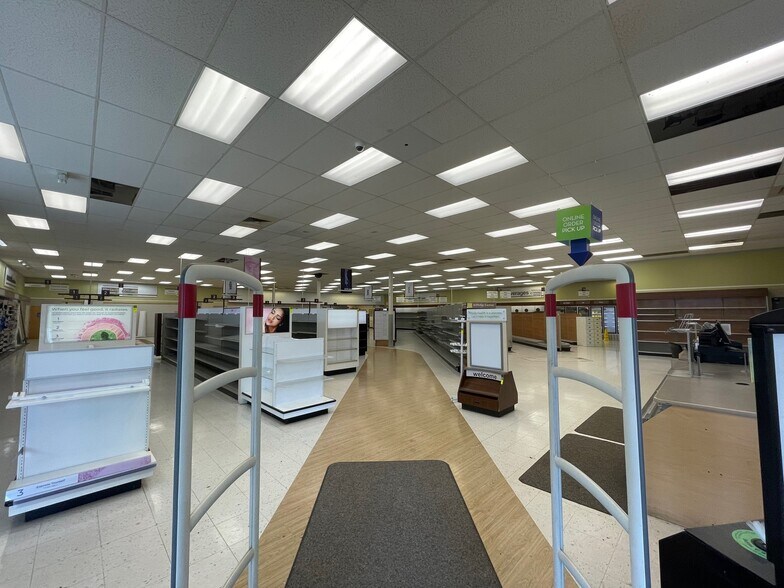 More Photos Of 242 Lincoln Way W, Massillon General Retail For Sale