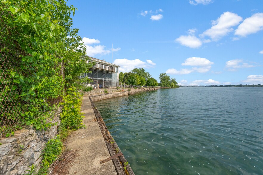 More Photos Of 162 Niagara Blvd, Fort Erie Marina For Sale