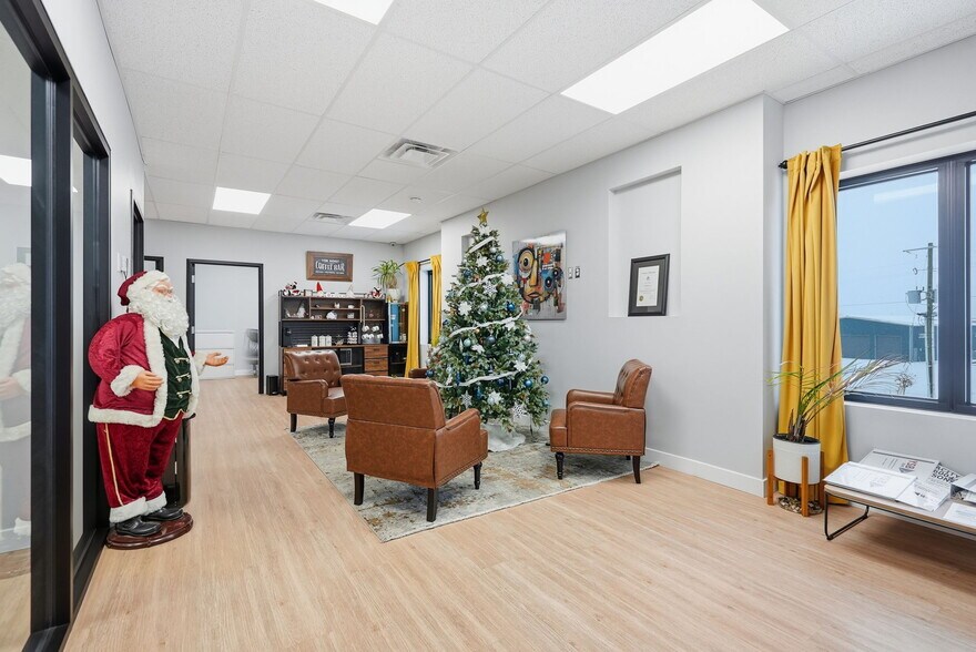 More Photos Of 224 Robot St, Vars Warehouse For Sale
