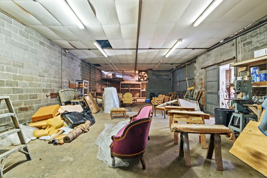 More Photos Of 8704 Oak St, New Orleans Office For Lease