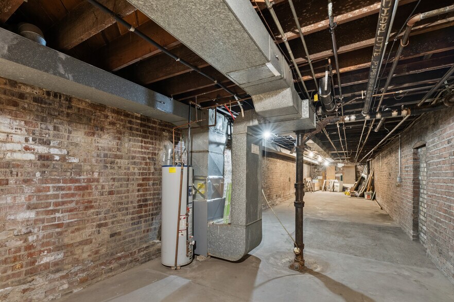 More Photos Of 2319 Vinton St, Omaha Office Residential For Sale