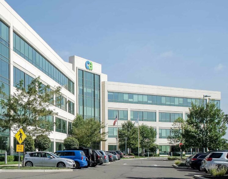More Photos Of 100 Princeton South Corporate Ctr, Ewing Unknown For Lease