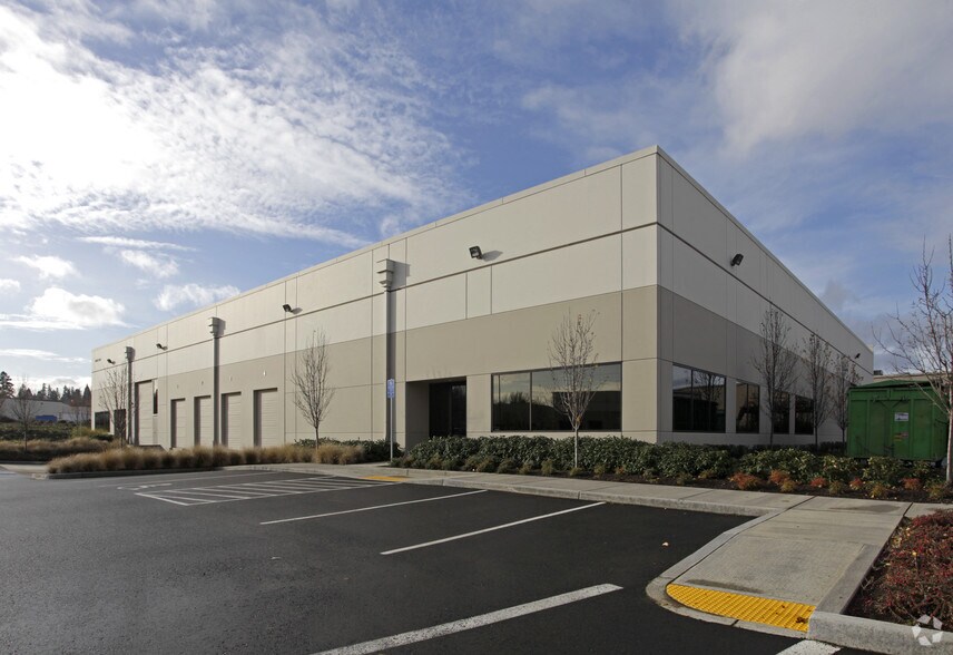 More Photos Of 4201 NE 161st Ave, Portland Warehouse For Lease