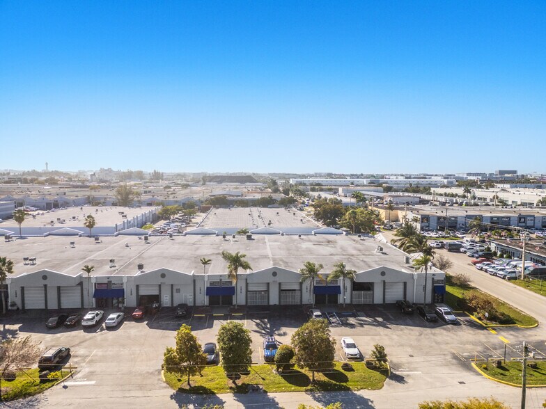 More Photos Of 7370-7384 NW 56th St, Miami Warehouse For Lease