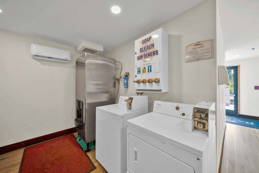 More Photos Of 2040 Factory Outlets Dr, Anderson Hotel For Sale