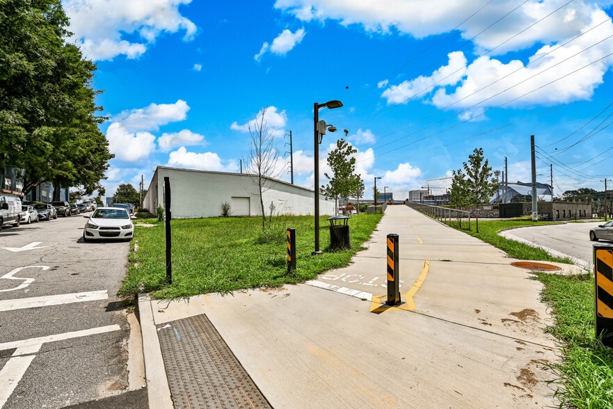 More Photos Of 517 Jones Ave NW, Atlanta Freestanding For Lease