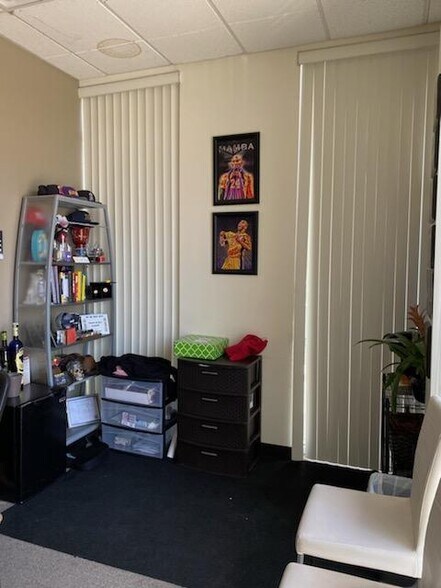 More Photos Of 73700 Dinah Shore Dr, Palm Desert Research And Development For Lease