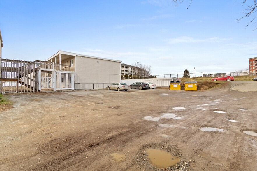 More Photos Of 233 Sherwood Drive, Kamloops Apartments For Sale