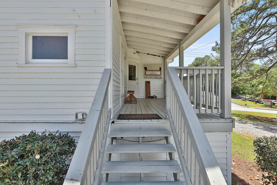 More Photos Of 53 Washington St, Fairburn Office For Sale