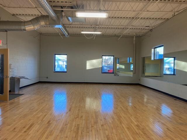 More Photos Of 616 N Main St, Royal Oak Office For Lease