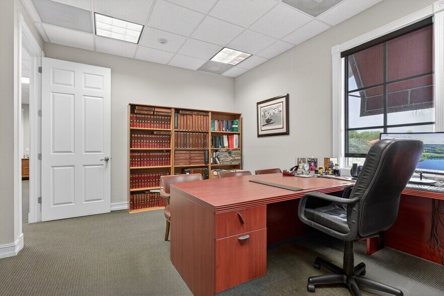 More Photos Of 5521 N University Dr, Coral Springs Office For Sale