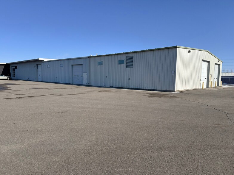More Photos Of 712 Frontier Dr, Fergus Falls Service For Lease