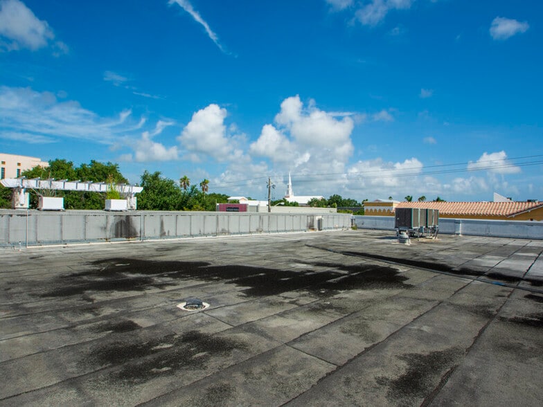 More Photos Of 2045 14th Ave, Vero Beach Office Residential For Sale