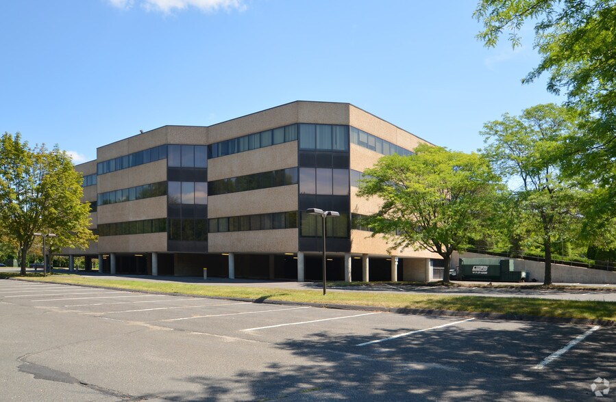 More Photos Of 433 S Main St, West Hartford Office For Lease