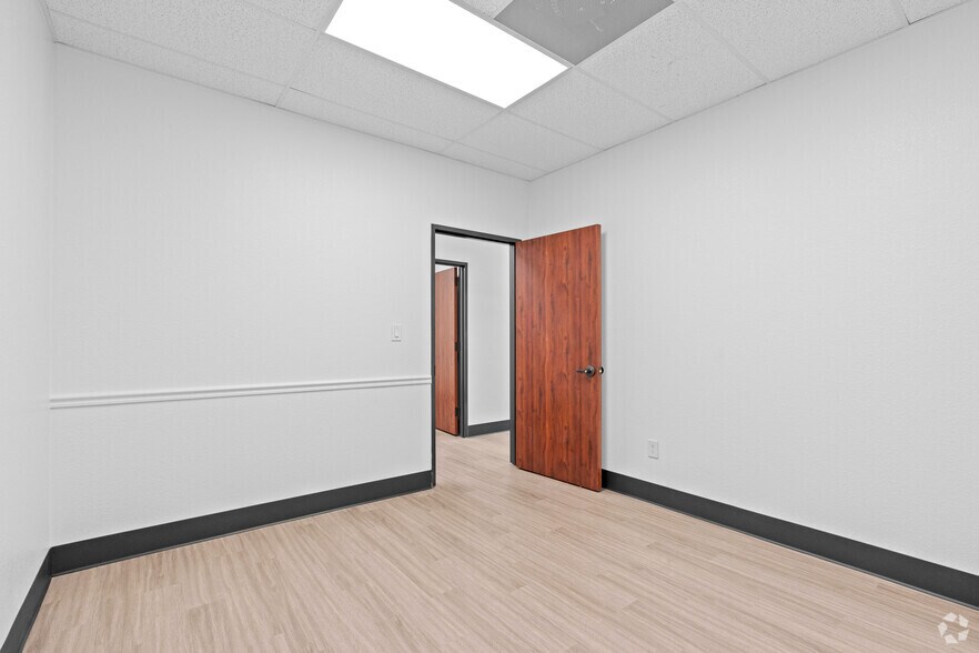 More Photos Of 15825 State Highway 249, Houston Storefront For Lease