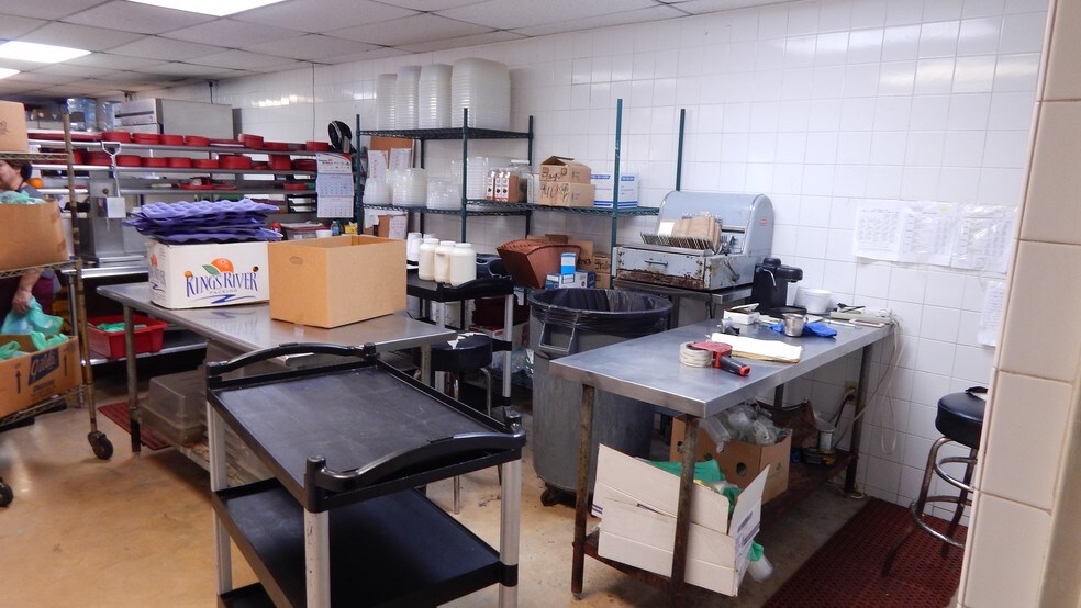 More Photos Of 8014-8090 W 21st Ct, Hialeah Warehouse For Sale