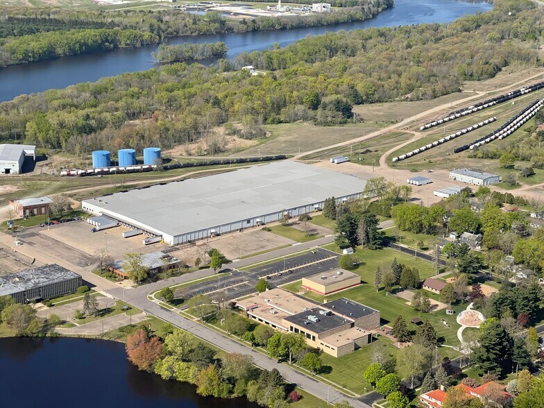 More Photos Of 100 Wisconsin River Dr, Port Edwards Distribution For Sale