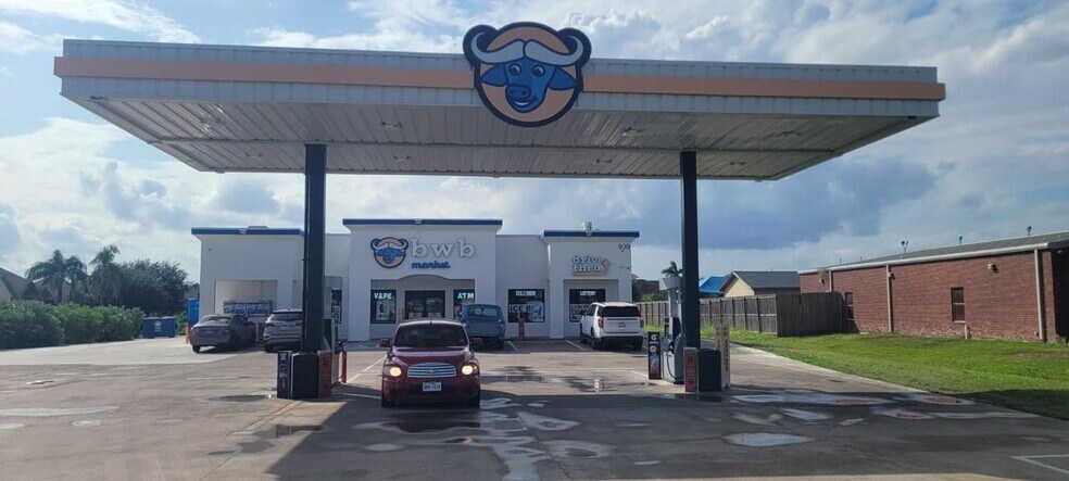 More Photos Of 939 S Alamo Rd, Alamo Convenience Store For Sale