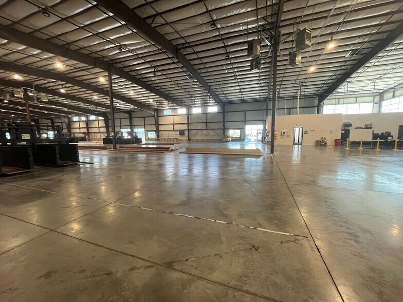 More Photos Of 6556 S Airport Rd, West Jordan Industrial For Lease
