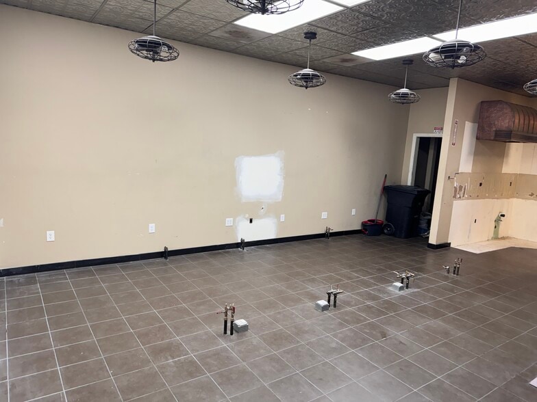 More Photos Of 109 N 5th St, Redlands Storefront For Lease