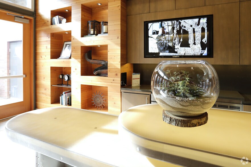 More Photos Of 2240-2250 NW Lovejoy St, Portland Apartments For Lease