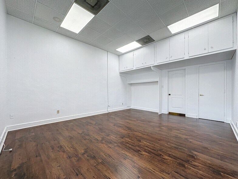 More Photos Of 22 W Monument Ave, Kissimmee Office For Lease