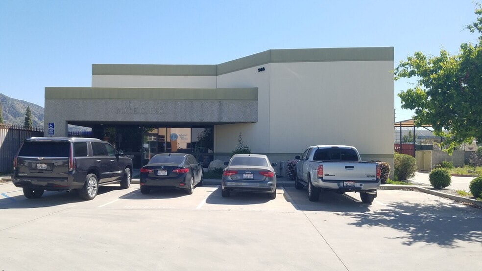 More Photos Of 900 W 10th St, Azusa Warehouse For Lease