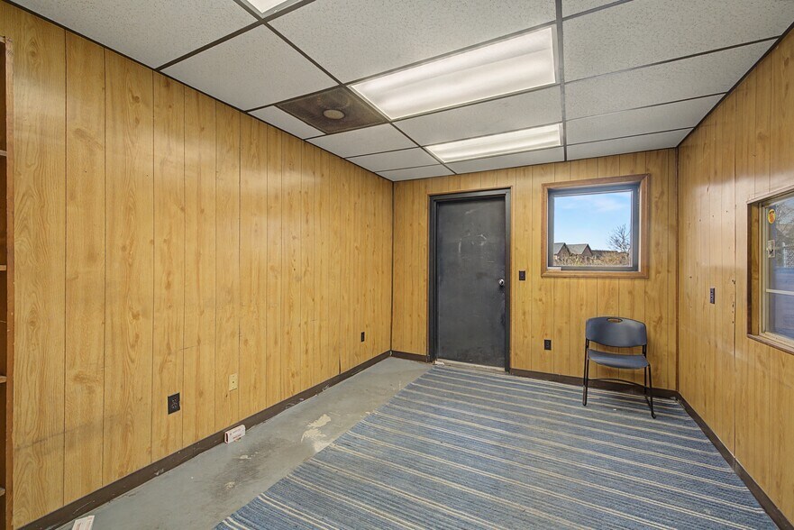 More Photos Of 225 Fiberglass Dr, Mount Juliet Warehouse For Sale
