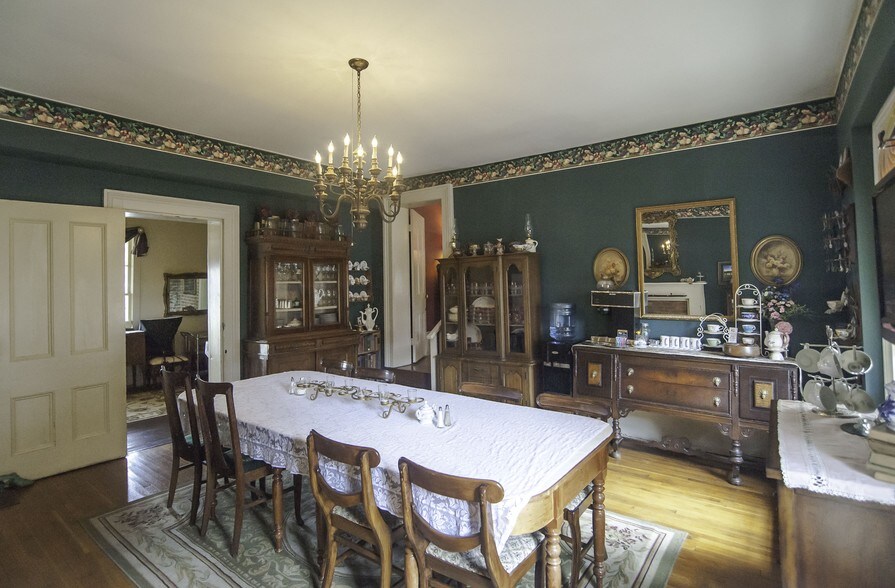 More Photos Of 313 S Green St, Glasgow Hospitality For Sale