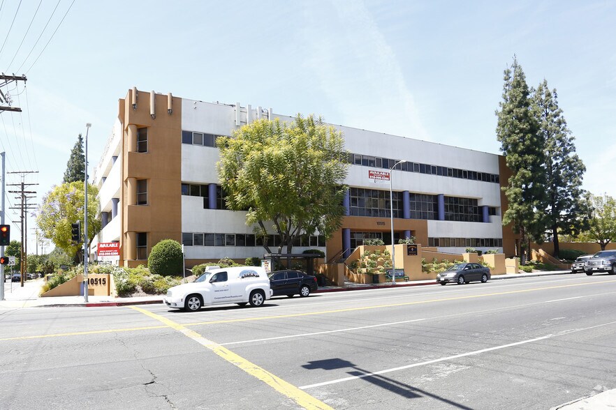 More Photos Of 10515 Balboa Blvd, Granada Hills Medical For Lease
