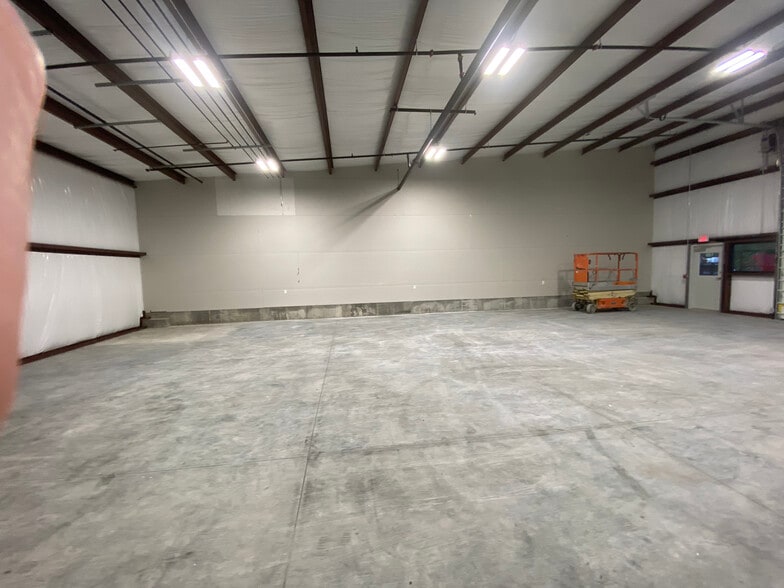 More Photos Of 1472 NE 69th Pl, Ankeny Industrial For Lease