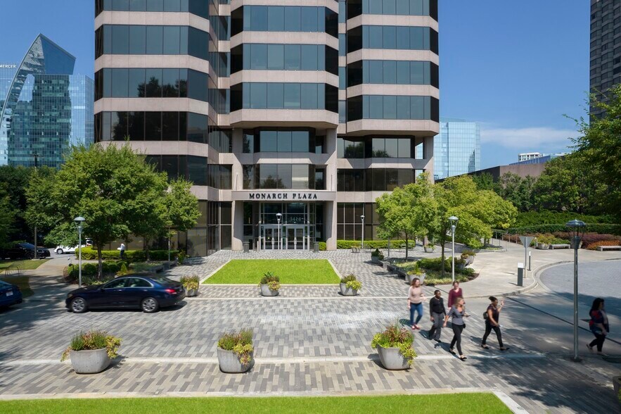 More Photos Of 3414 Peachtree Rd NE, Atlanta Office For Lease