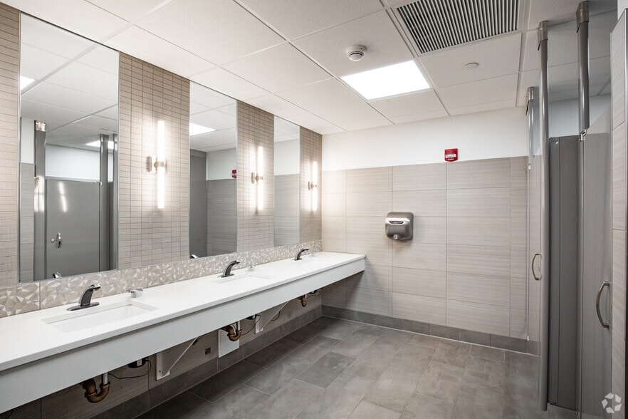 More Photos Of 145 Pinelawn Rd, Melville Office For Lease