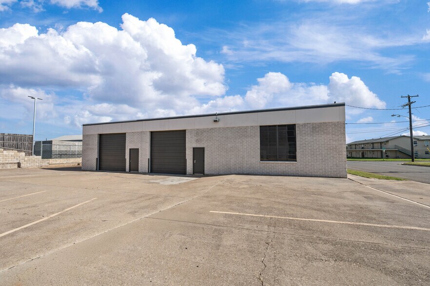 More Photos Of 4520 Fort Ave, Waco Warehouse For Sale