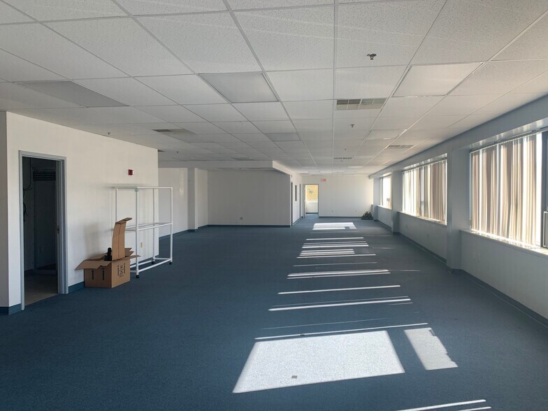 More Photos Of 630 Boston Rd, Billerica Office For Sale