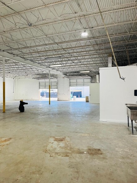 More Photos Of 810 NW 1st Ave, Boca Raton Warehouse For Lease