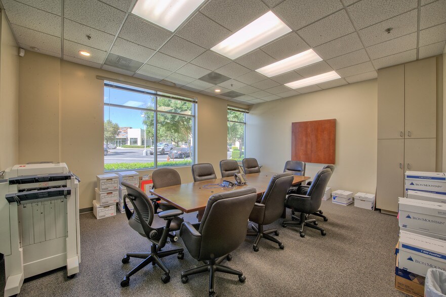 More Photos Of 11840 Pierce St, Riverside Office For Lease
