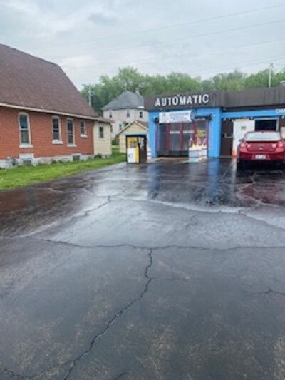 More Photos Of 610 Main, Savanna Carwash For Sale