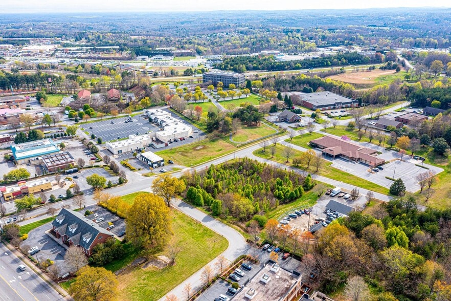 More Photos Of 1043 11th Blvd SE ave, Hickory Land For Sale