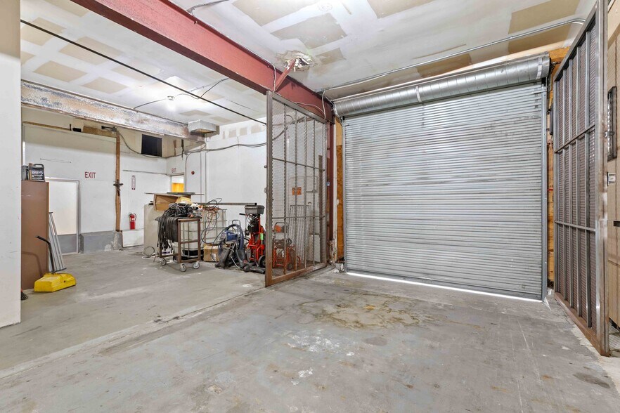 More Photos Of 6835 Tujunga Ave, North Hollywood Warehouse For Lease