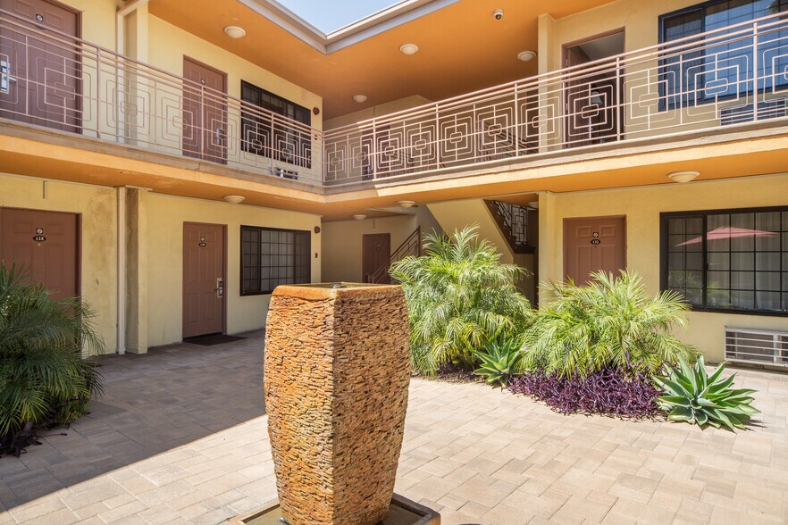 More Photos Of 12933 Ventura Blvd, Studio City Hotel For Sale