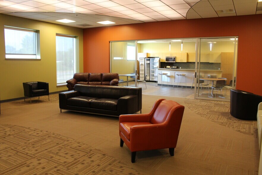 More Photos Of 8333 Hickman Mills Dr, Kansas City Warehouse For Sale