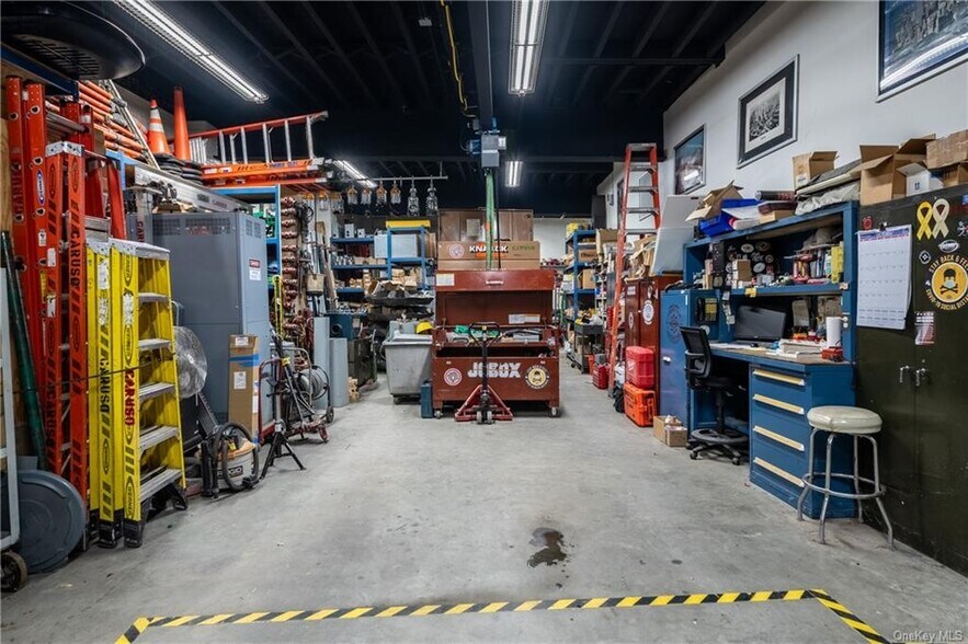 More Photos Of 412 City Island Ave, Bronx Warehouse For Sale