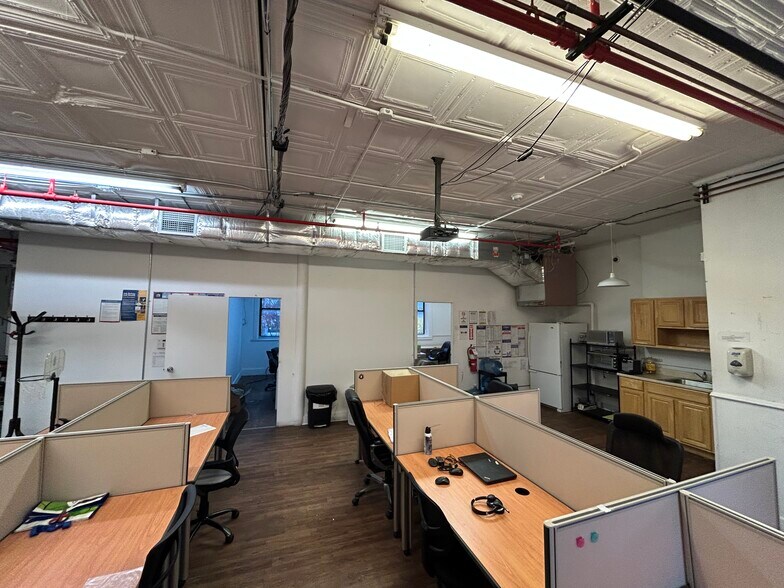 More Photos Of 122 18th St, Brooklyn Land For Lease