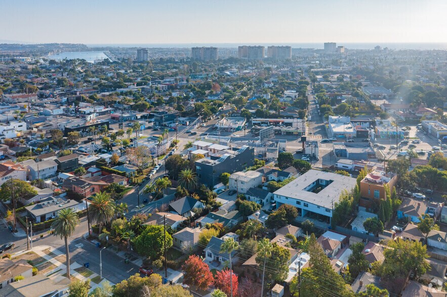 More Photos Of 2478 Penmar Ave, Venice Dormitory For Sale