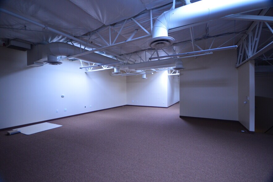 More Photos Of 2222 W Parkside Ln, Phoenix Research And Development For Sale