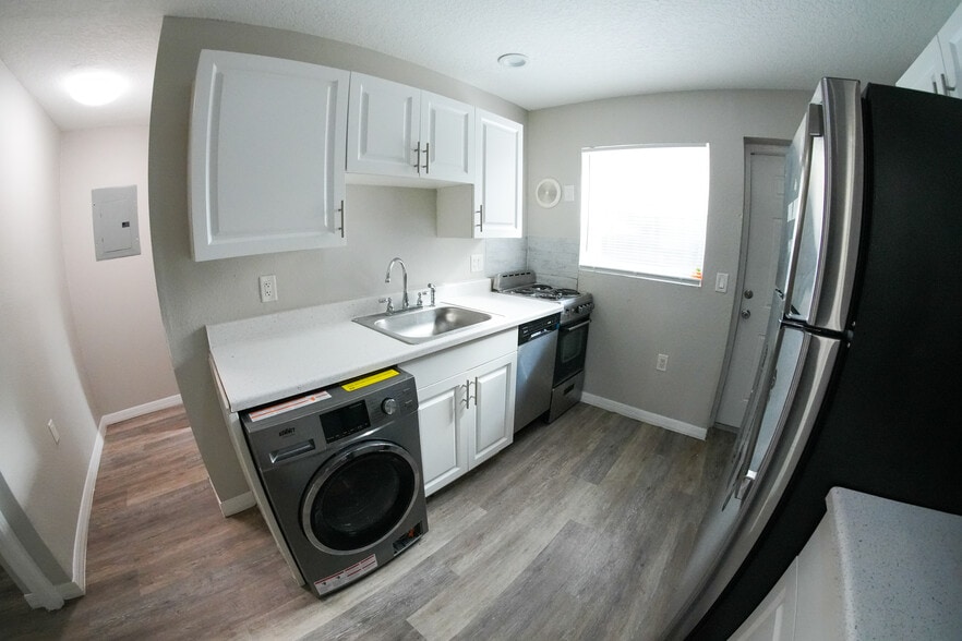 More Photos Of 1110 Bates Ave, Eustis Apartments For Sale