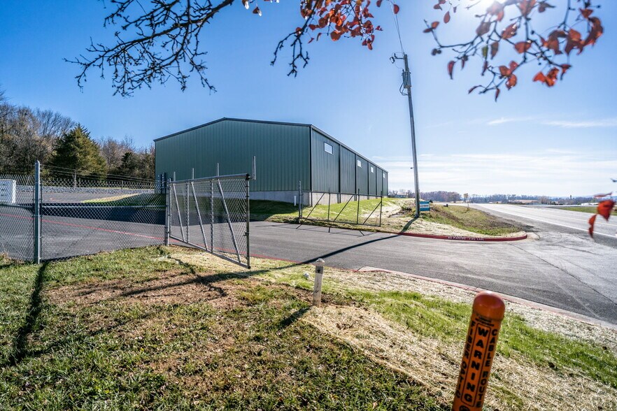 More Photos Of 1571 Pleasants Dr dr, Mount Crawford Warehouse For Lease