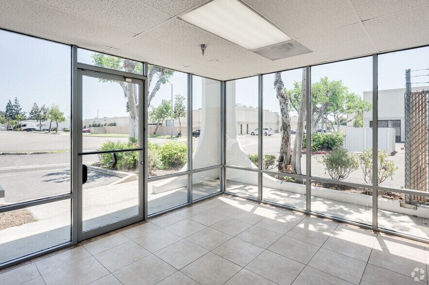 More Photos Of 1170-1172 N Armando St, Anaheim Warehouse For Lease