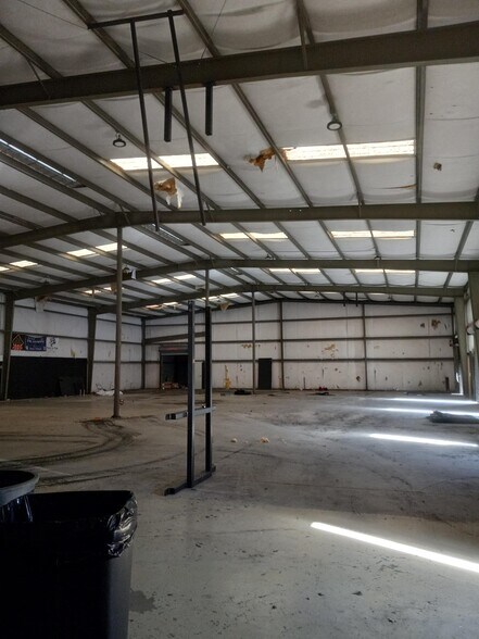 More Photos Of 5765 Miller Ct, Columbus Warehouse For Lease